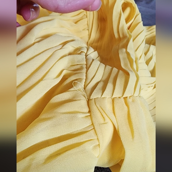 YELLOW PLEATED STRAPLESS MAXI DRESS - Picture 9 of 9